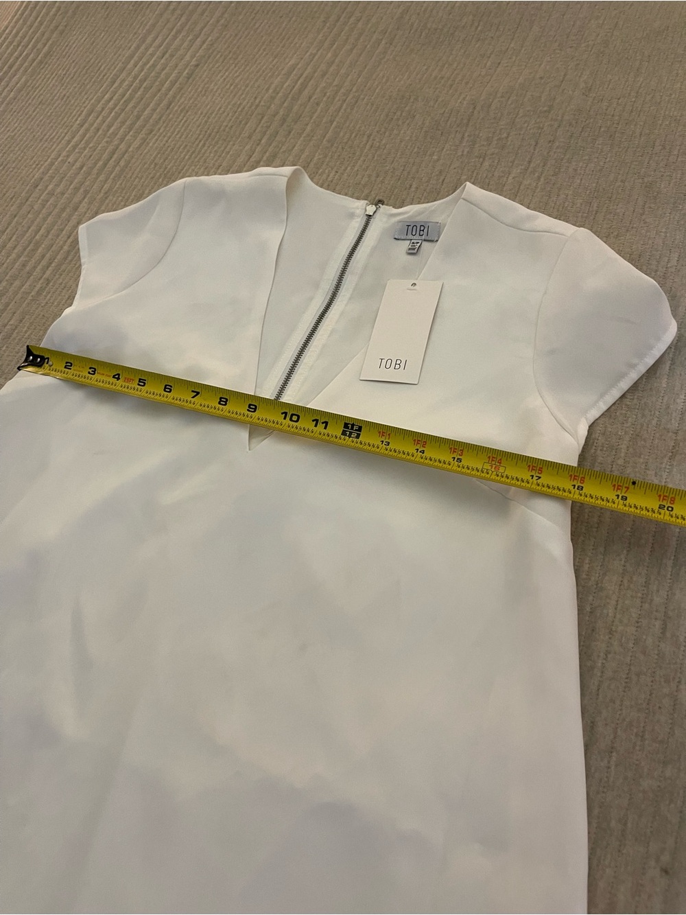 Tobi Women's White Polyester V-Neck Short Sleeve Knee Length Shift Dress Size S - Picture 3 of 5